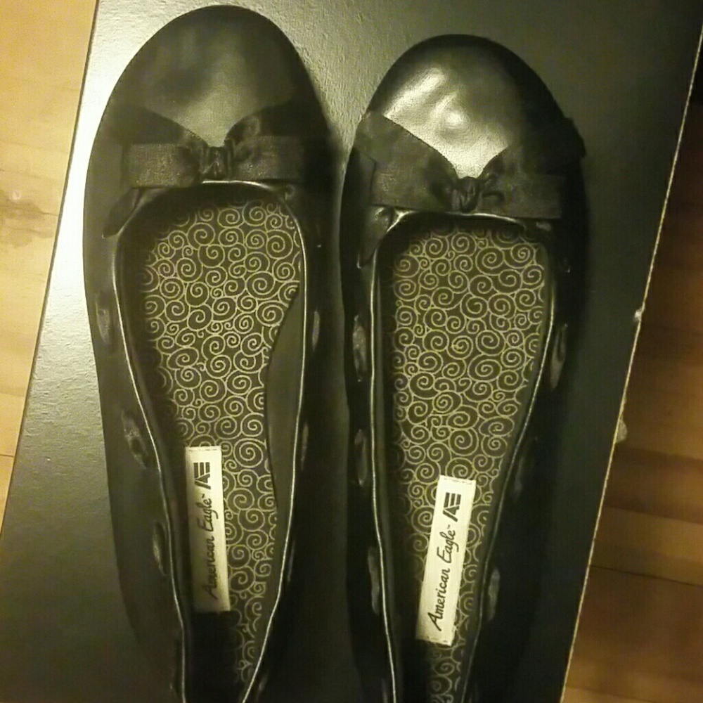 American Eagle black flats